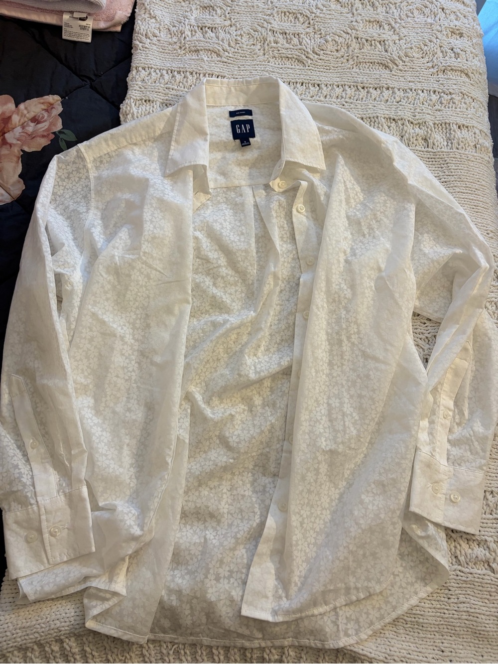 GAP White Floral-Print Button Down Shirt